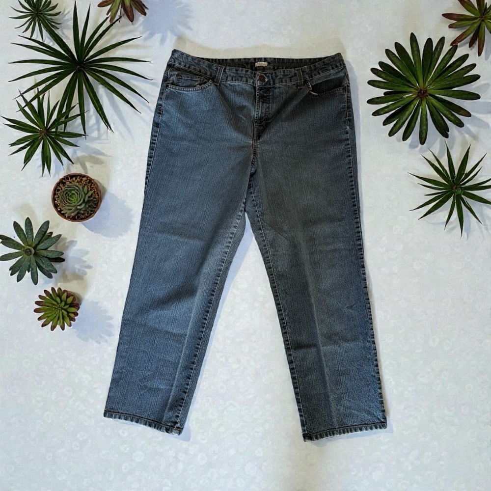👖✨ Relativity Vintage Light Blue Jeans | Size 18W | Classic Everyday Denim